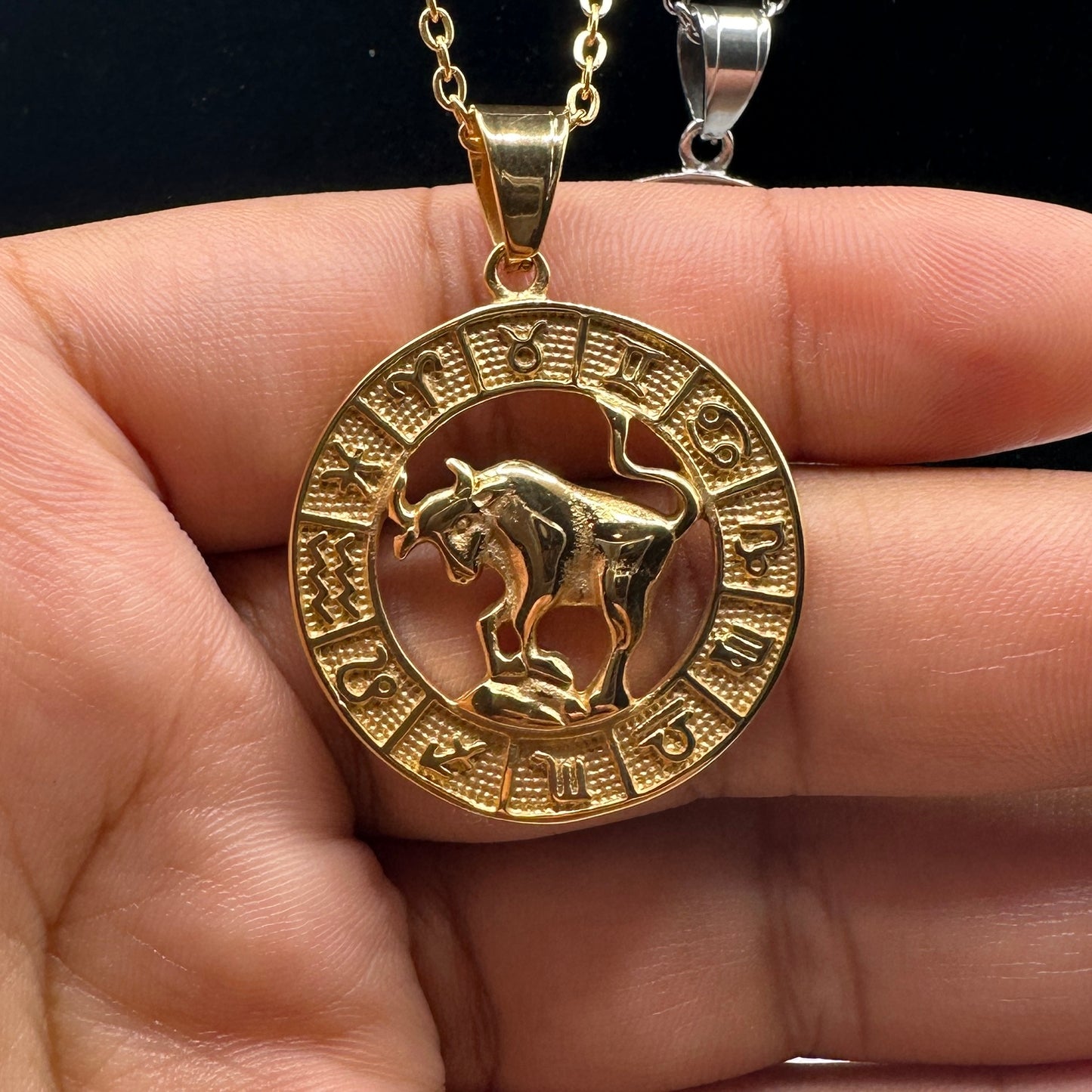 GOLDEN BULL Necklace