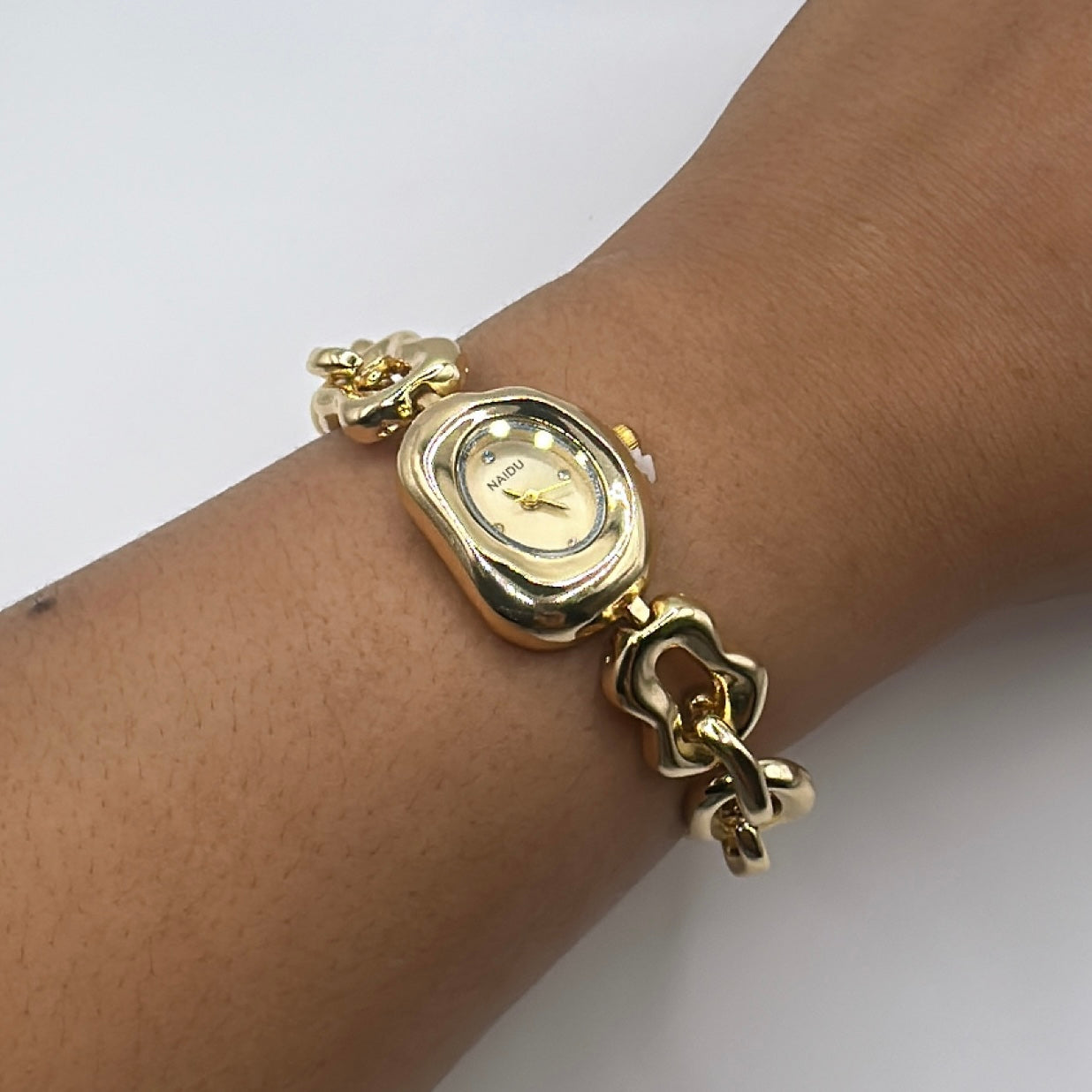 THEE STATEMENT Watch