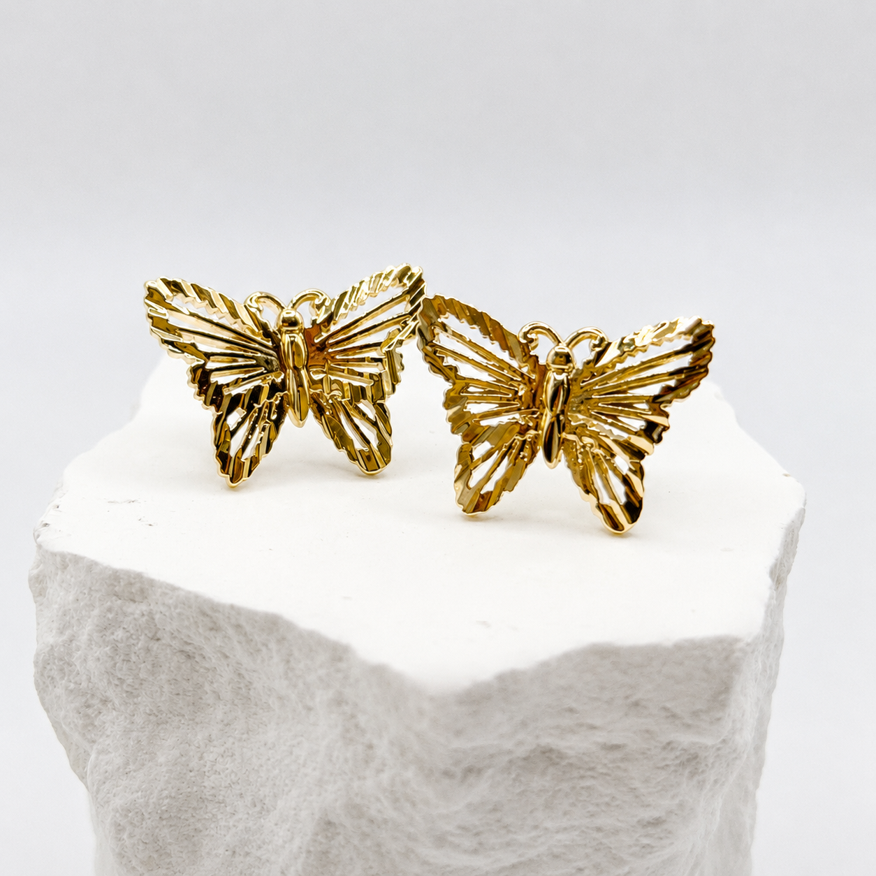 SOCIAL BUTTERFLY Earrings
